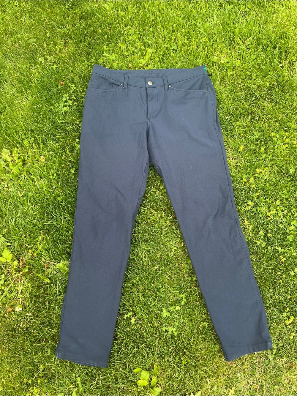 Lululemon 32 Navy Straight Leg Pants